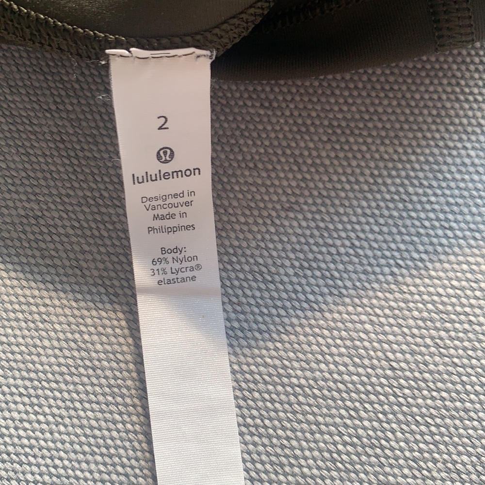 Olive green lululemon cropped pants - Picture 4 of 4
